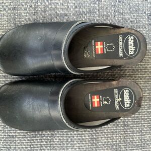 🖤 Vintage Sanita Black Leather Clogs – Women’s EU 37 / US 6 – Classic Comfort! 👞